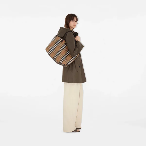 Burberry bags | Authentic Burberry bags 2025 summer Burberry new ​Sand Medium Highlands Tote - Image 2